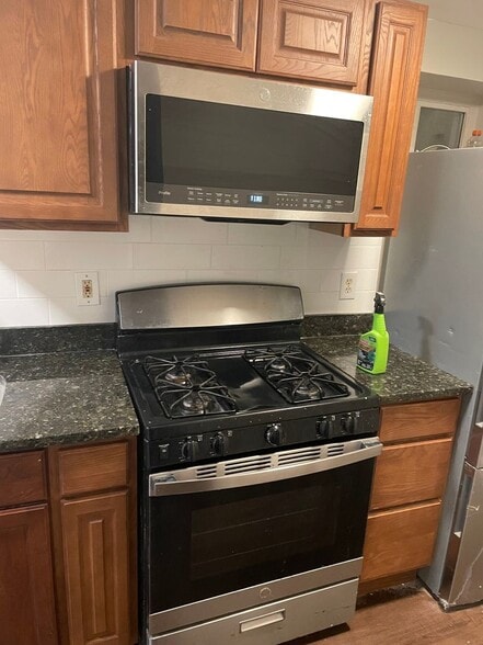 Building Photo - 17 Grand St