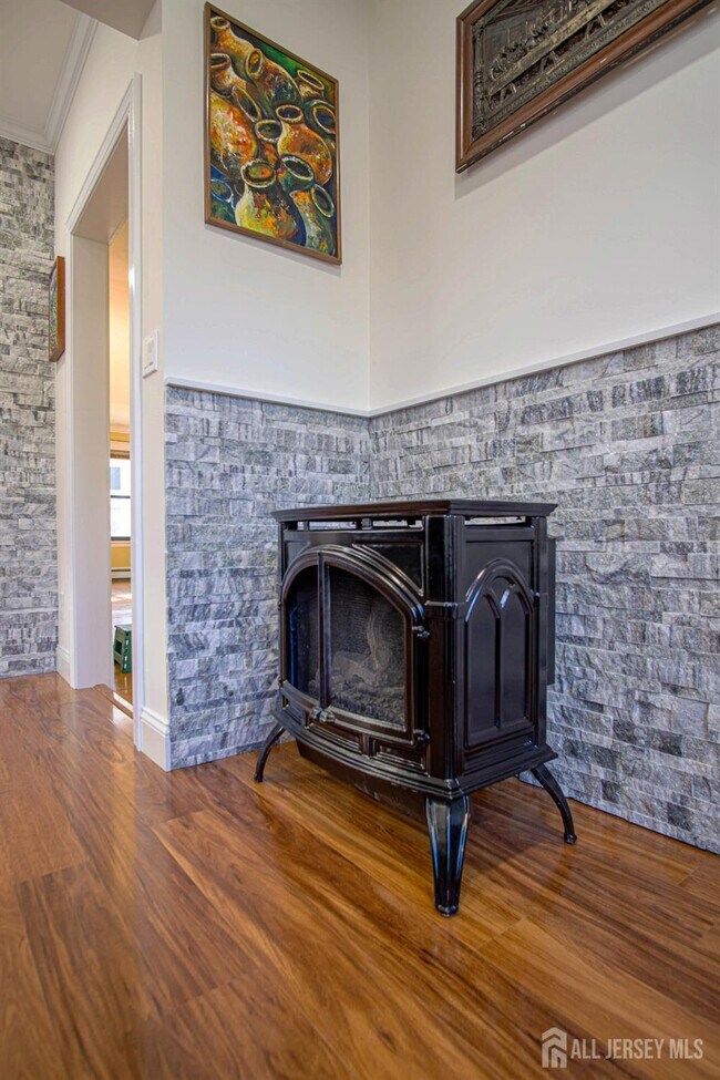 Building Photo - 9 Academy St