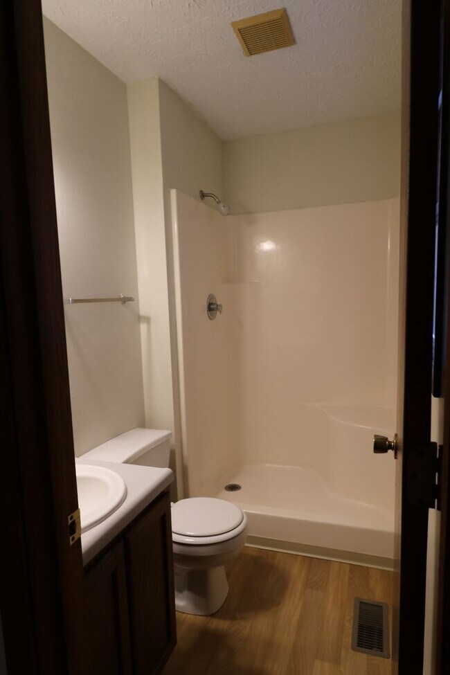 Building Photo - Two Master Suites and Two Bathroom Home