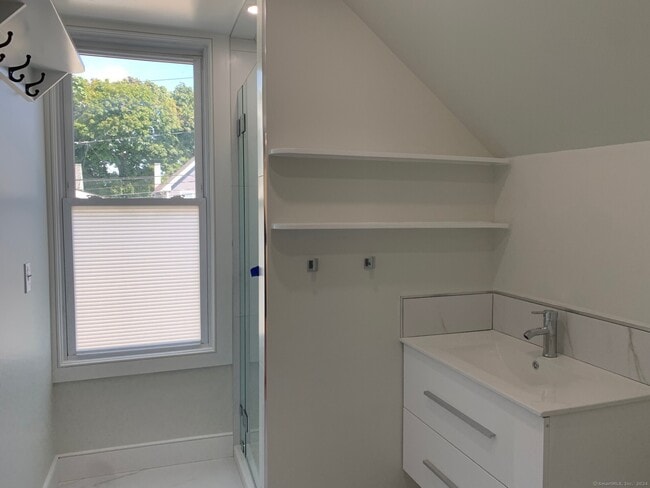 Building Photo - 35 Seaview Ave