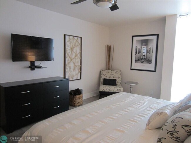 Building Photo - 1370 S Ocean Blvd