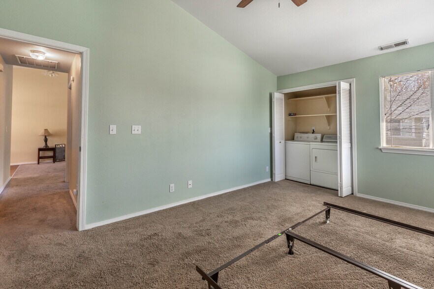 Building Photo - 509 State St