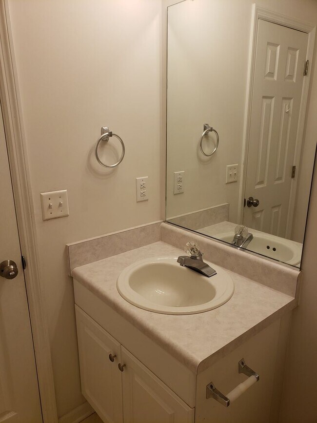 Building Photo - 404 Northrop Pl