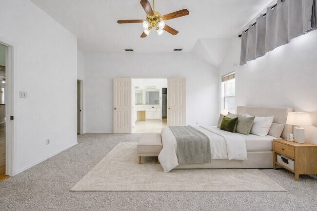 Building Photo - 304 Mimosa Dr