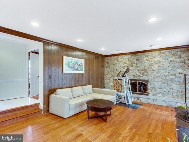 Building Photo - 7705 Huntmaster Ln