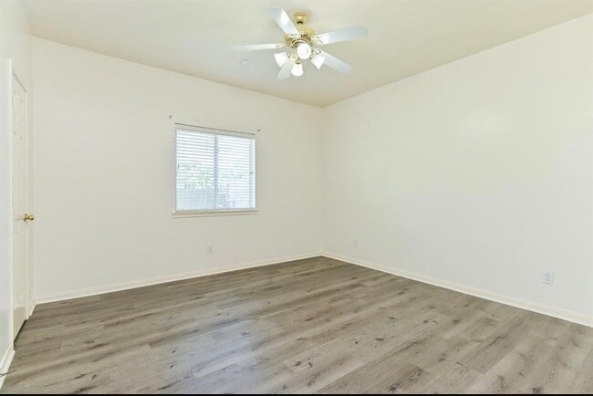 Building Photo - 13814 Bink Ct