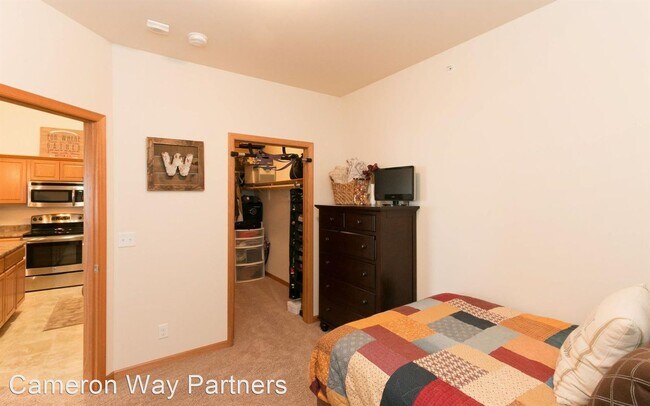 Building Photo - 1620 Lincoln Dr