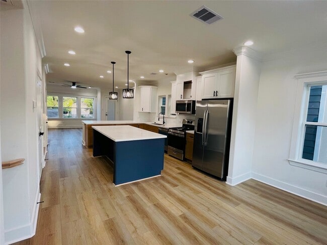 Building Photo - 3104 Arlington St