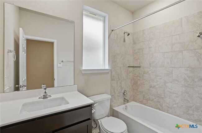 Building Photo - 1126 Stone Vly Rd