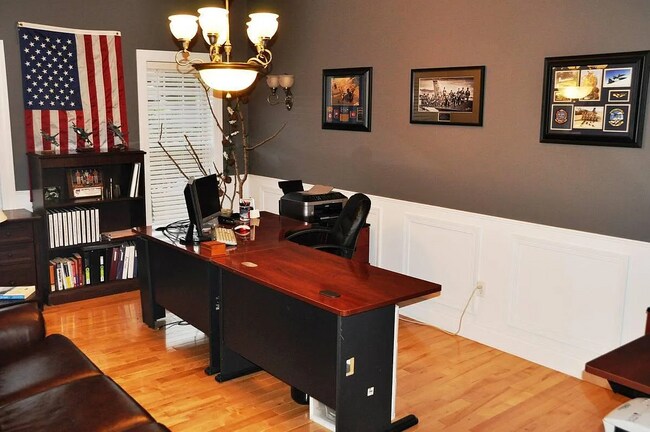 Building Photo - 4627 Sunburst Dr