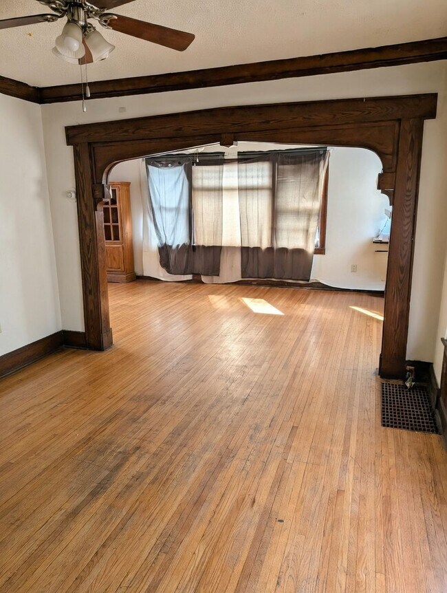 Building Photo - 3505 18th Ave S