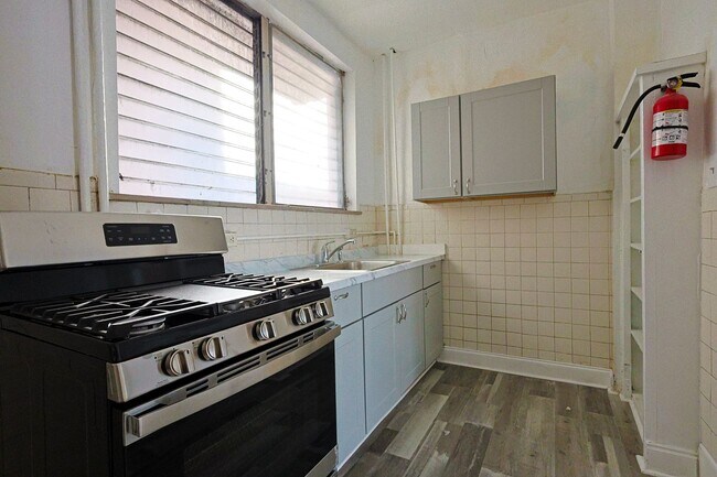 Building Photo - Well-kept 3 Bed, 1 Bath Single Family Home - Schedule your tours now!