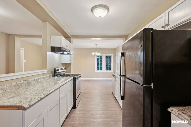 Building Photo - 1461 Centra Villa Dr SW