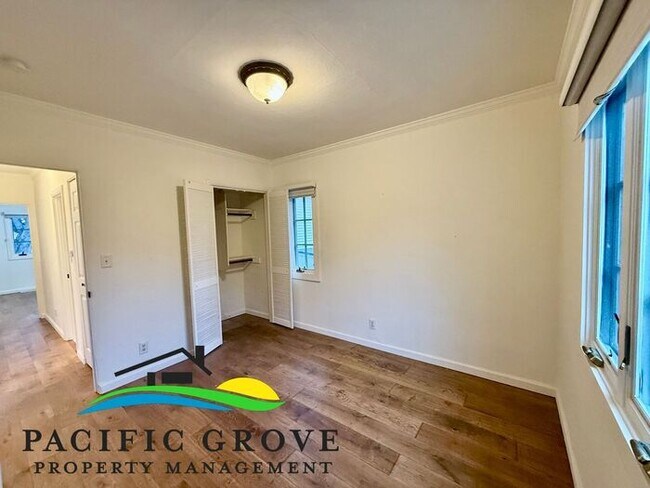 Building Photo - Pacific Grove 2-bedroom , 2 bath. Prime Walk to Town Location!