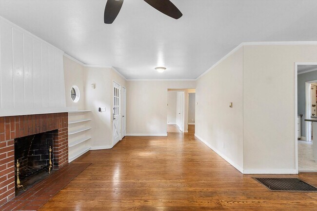 Building Photo - 6172 Moraga Ave