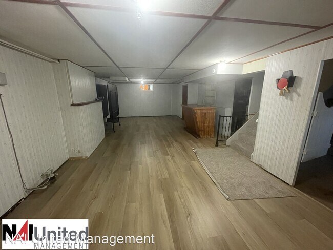 Building Photo - 3 br, 1 bath House - 2416 S Clinton