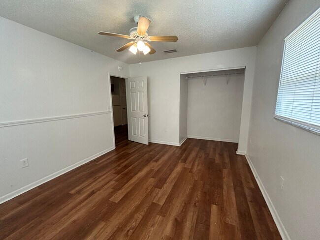 Building Photo - 1110 N Brunnell Pkwy