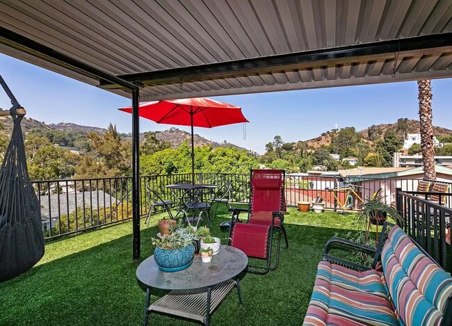 Patio - 6825 Whitley Ter