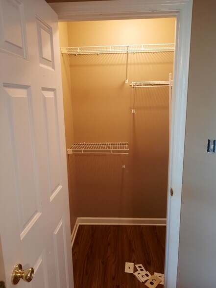 Building Photo - 125 Mallory Ct