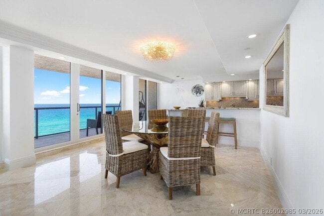 Building Photo - 2727 S Ocean Blvd