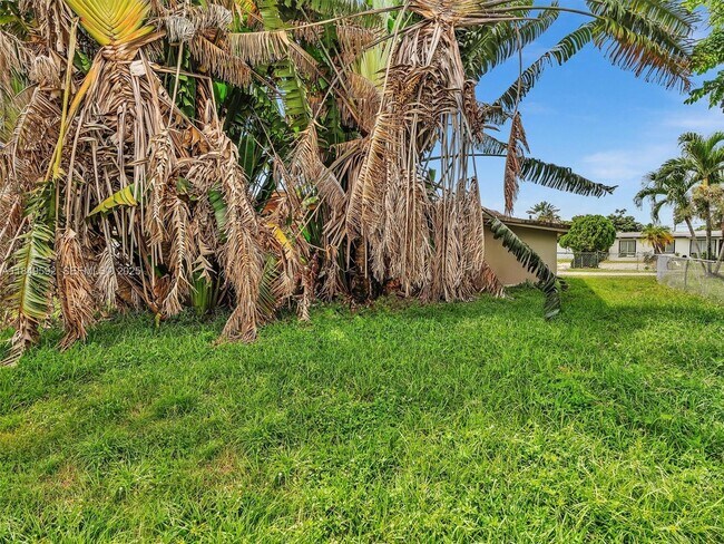 Building Photo - 5611 SW 37th St