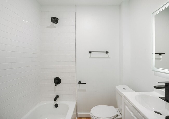 Building Photo - Newly Renovated 4 Bed, 2 Bath Home - Off-S...