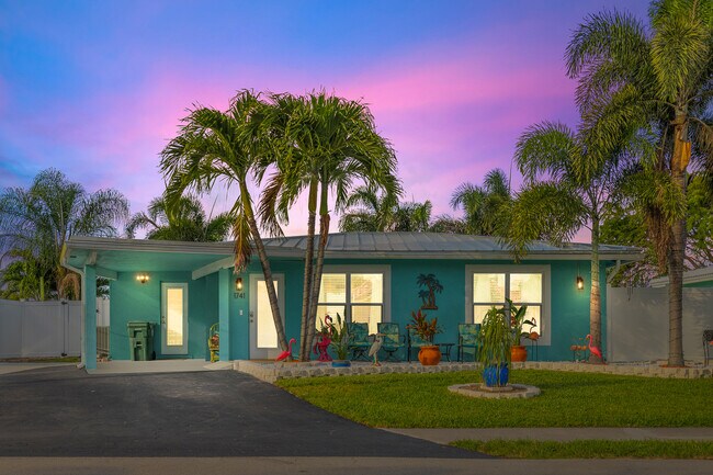 Stunning Sunsets - 1741 NW 39th St