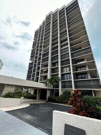 Building Photo - 5047 N Hwy A1A