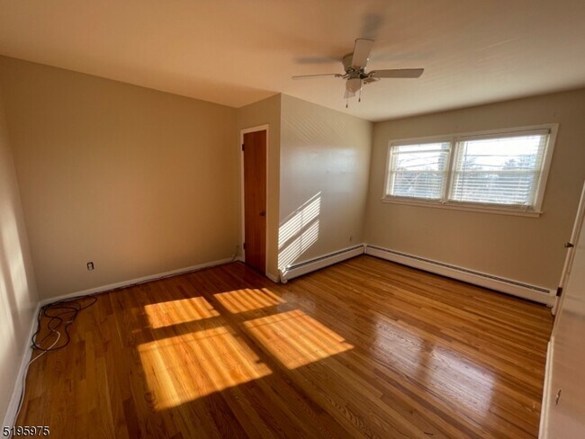 Building Photo - 501 Niles St
