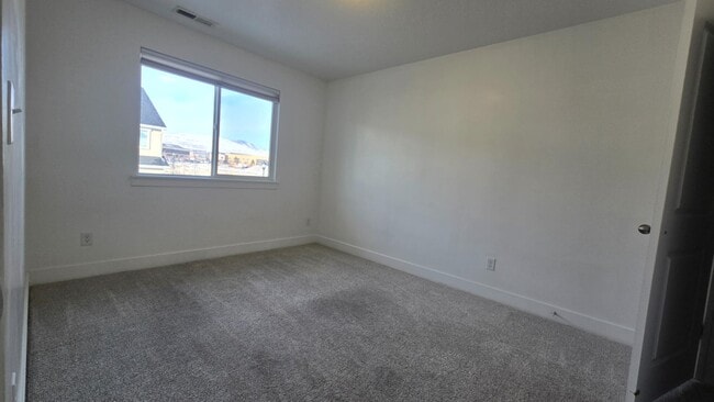 Building Photo - 12977 S Oberon Ln