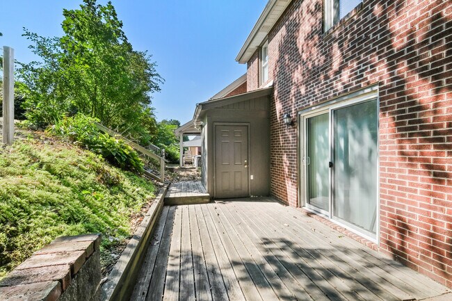 Back private patio - 1939 Fairland St
