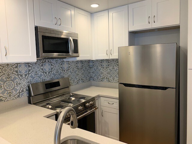 Building Photo - 1948 S Desplaines St