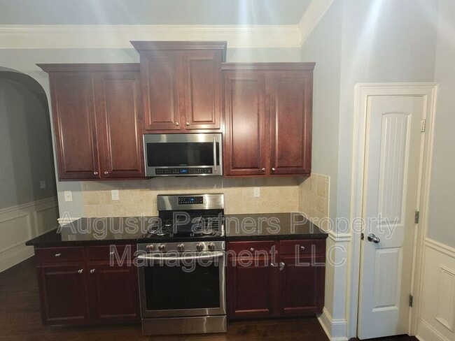 Building Photo - 325 Bellhaven Dr