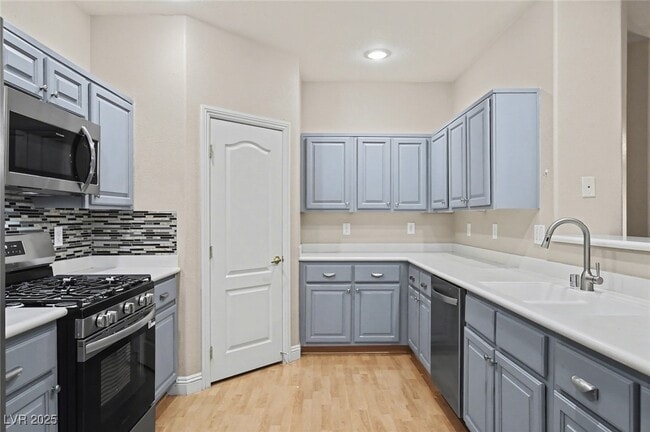 Building Photo - 1123 Aldenwood Ave