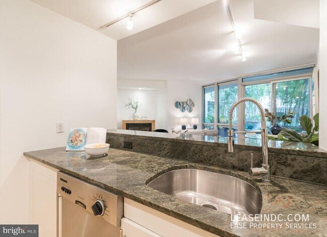 Building Photo - 1300 13th St NW