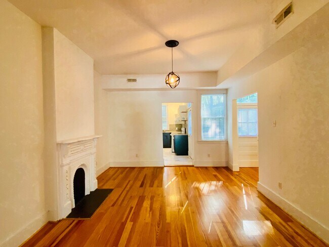 Building Photo - Beautifully Renovated 2bdrm/1.5bth Row House Located in Historic Church Hill!!