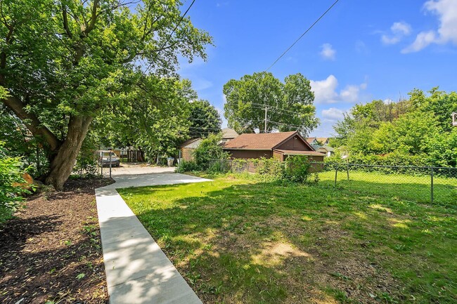 Building Photo - 3527 N 14th St