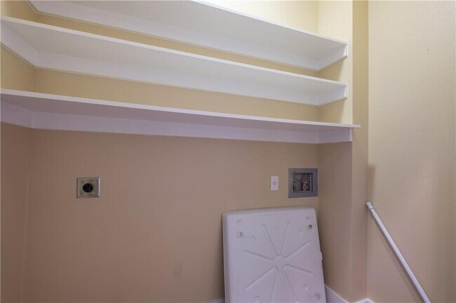 Building Photo - 8110 Ranch Rd 2222