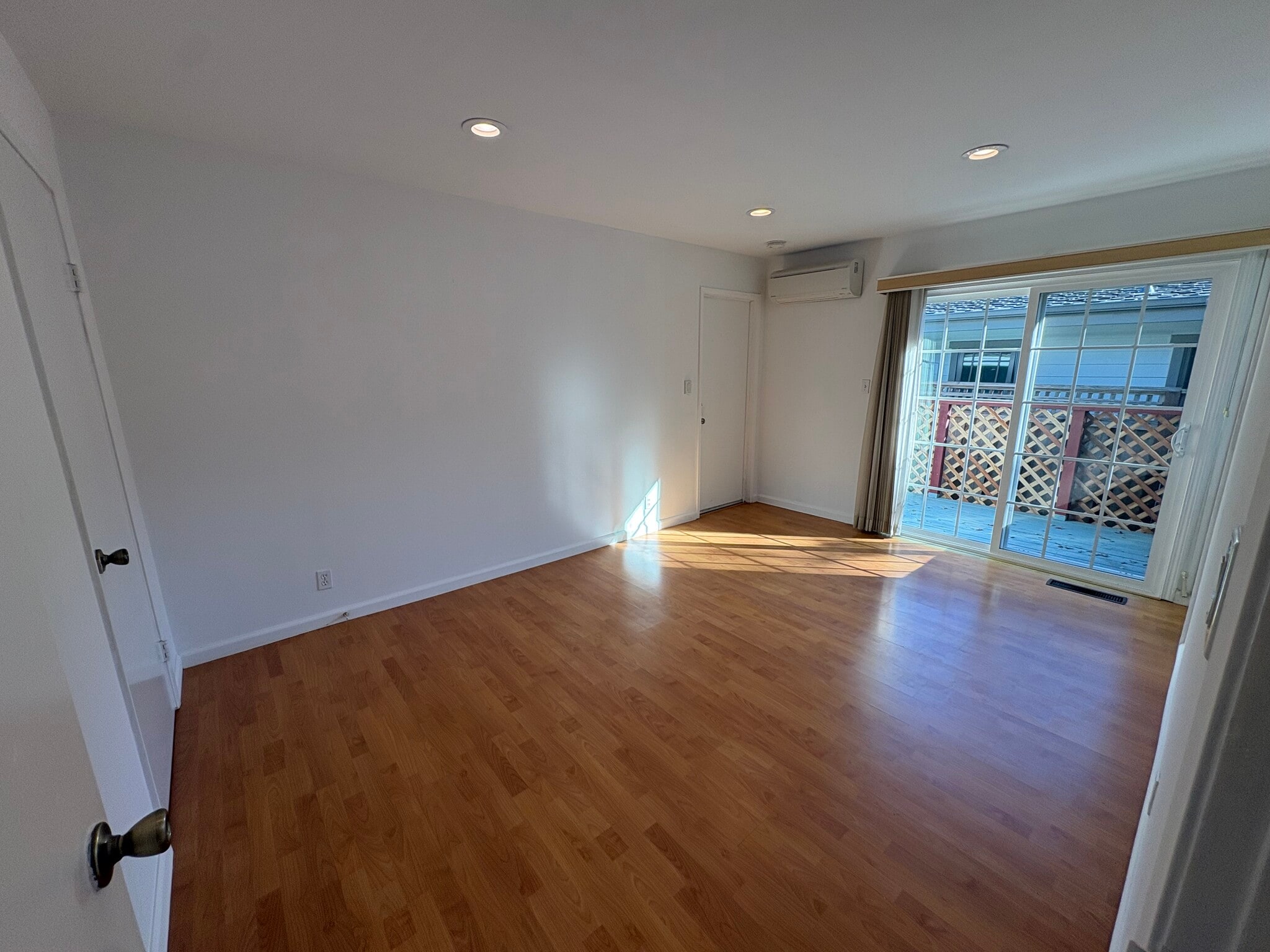 Building Photo - 14400 Springer Ave