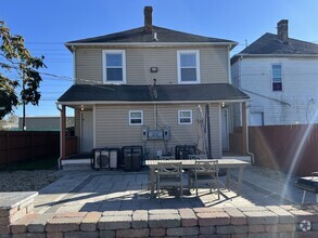 Building Photo - 360-362 Hosack St