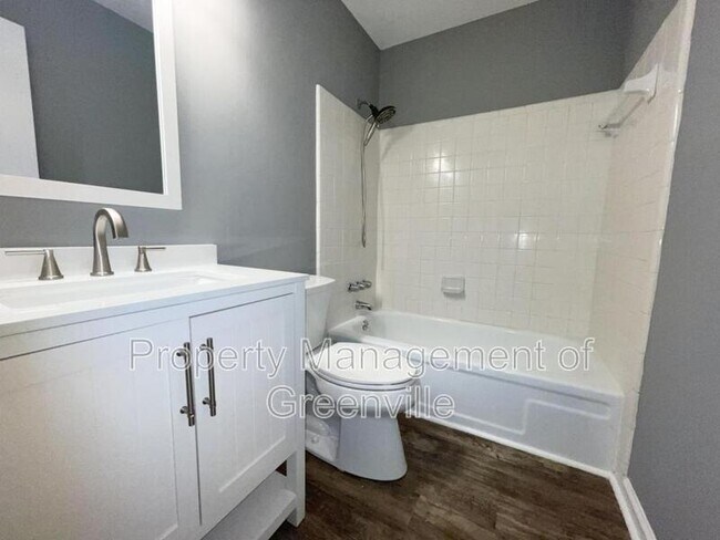 Building Photo - 82 Briarview Cir