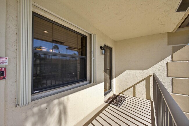 Building Photo - 202 Pinecrest Cir