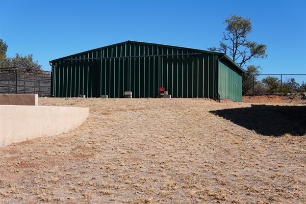 Building Photo - 7265 N Bridle Path