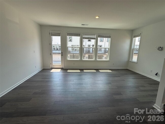 Building Photo - 2143 Hawksworth Ln