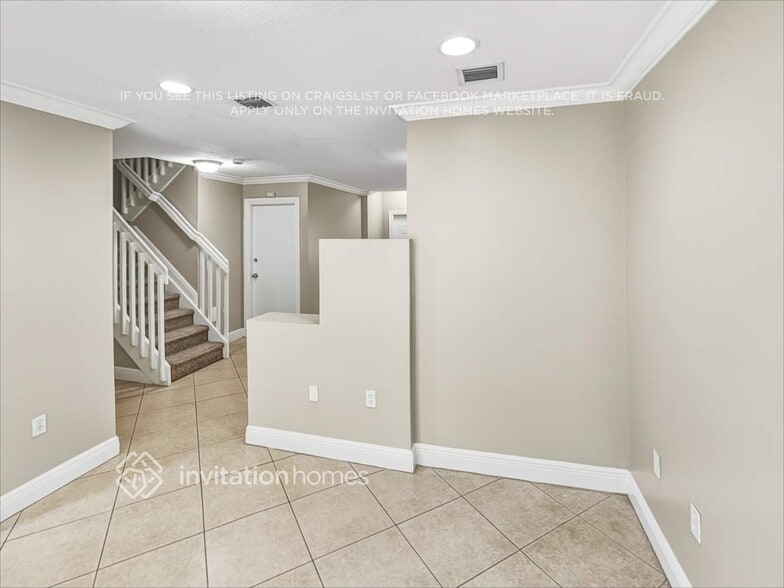 Building Photo - 4942 SW 66th Terrace
