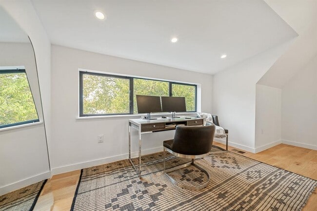 Building Photo - 2509 Durwood St