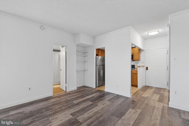 Building Photo - 2059 Huntington Ave