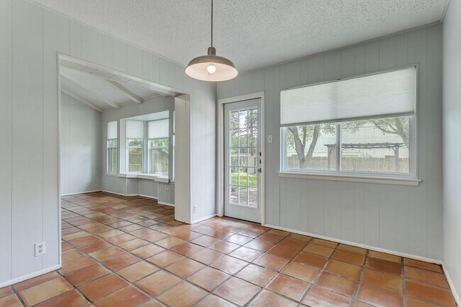 Building Photo - 9515 Reece Dr