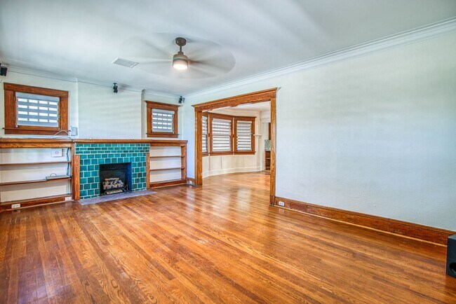 Building Photo - Manhattan Heights Historic District Gorgeous Backyard with Pool and Large House