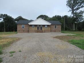 Building Photo - 445 Northbrook III School Rd